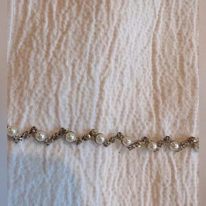 Silver with Pearl bead and crystal  necklace.
